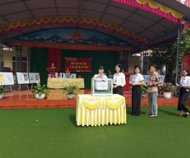 Ngày sách và Văn hóa đọc Việt Nam năm học 2024-2025 với chủ đề "Sách - Cánh cửa tri thức".